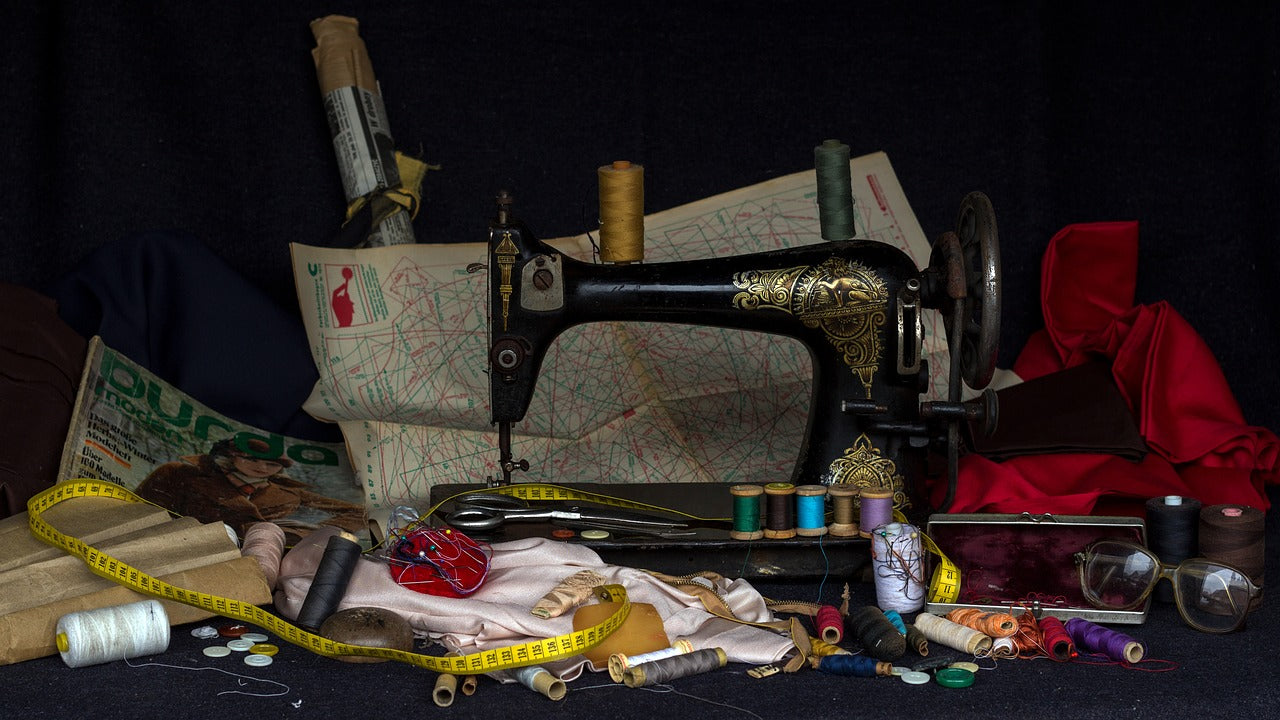 How Does a Sewing Machine Work? - Love Sew