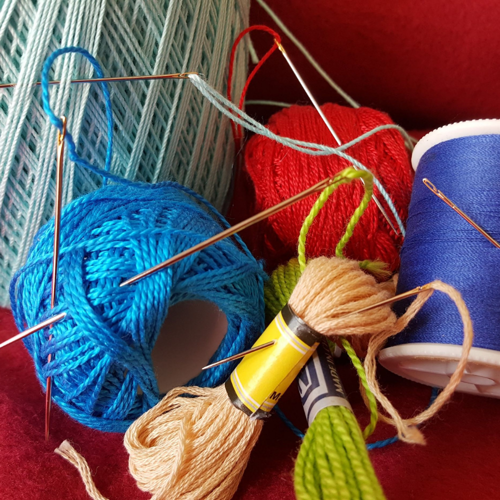Sench Side Threading Needles
