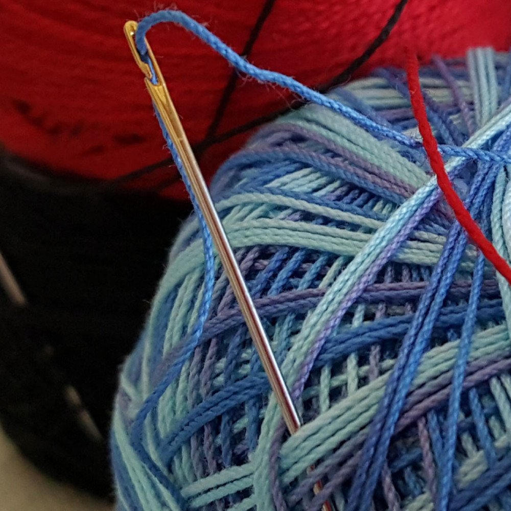 Sench Side Threading Needles