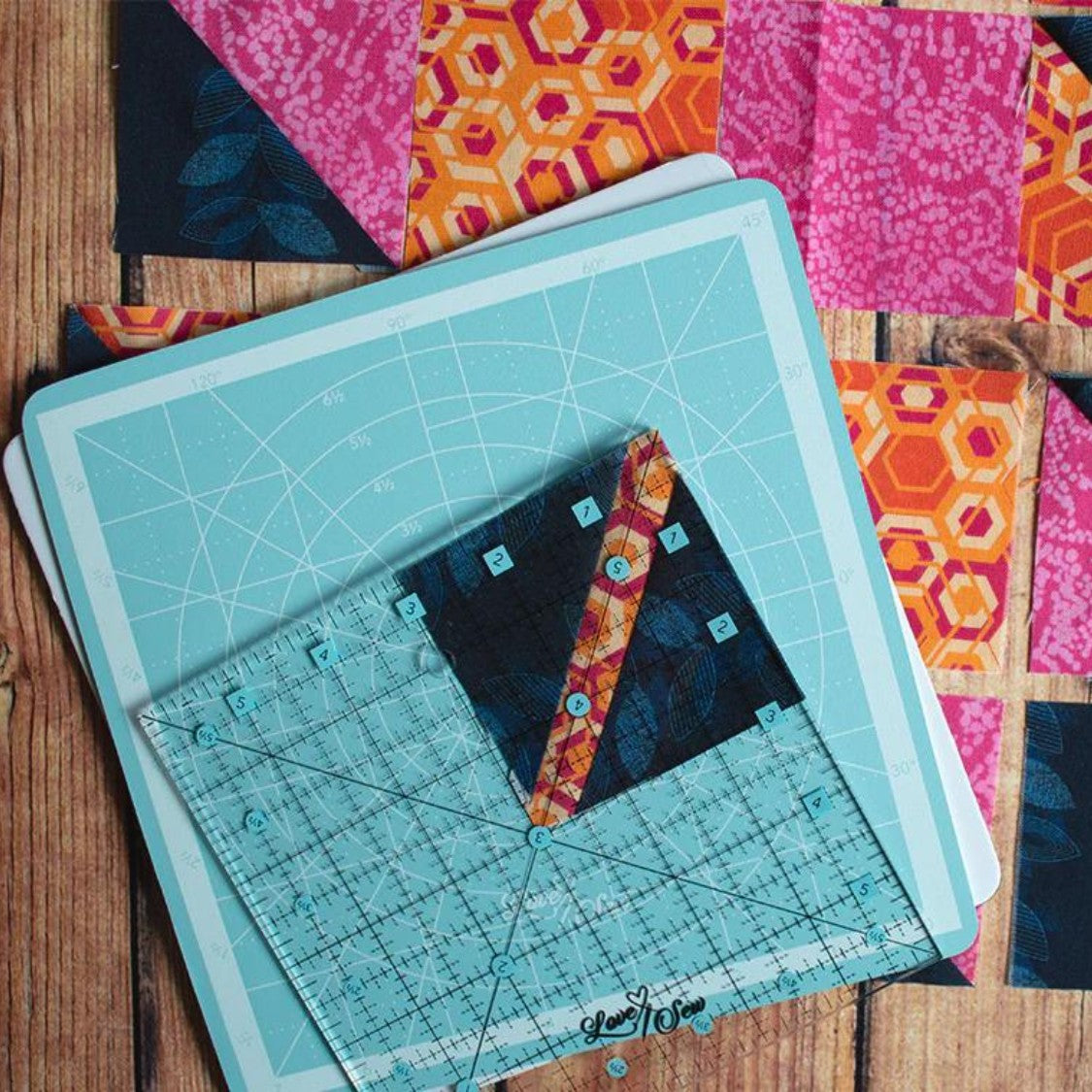8 Square Rotating Cutting Mat with 6 Square Ruler