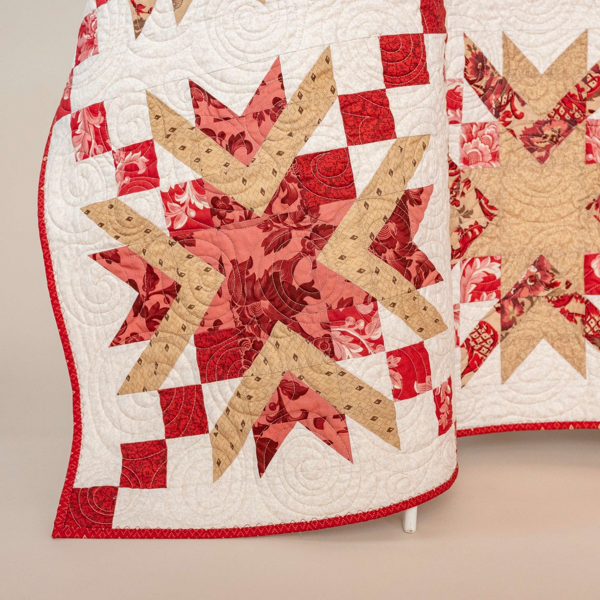 Crimson Crown - Quilt Kit - En Rouge (92" x 92")