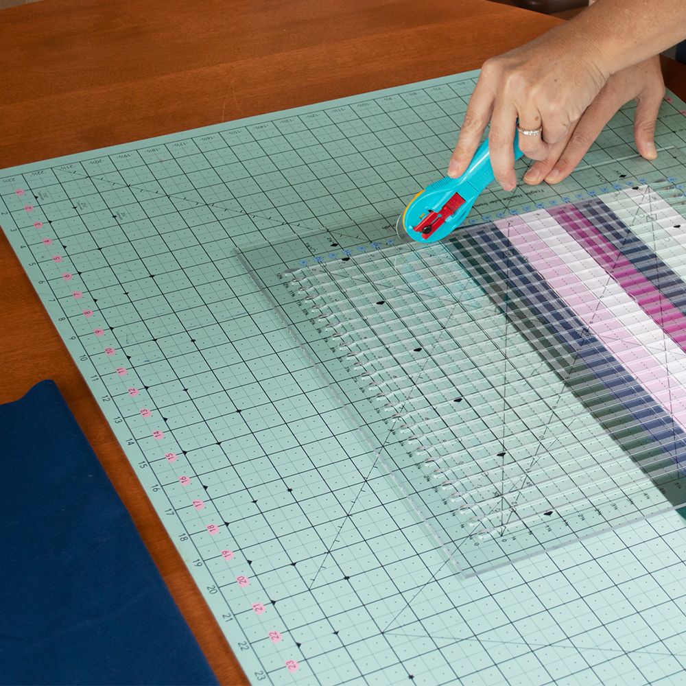 Cutting Mat, Clover (12 x 18) : Sewing Parts Online
