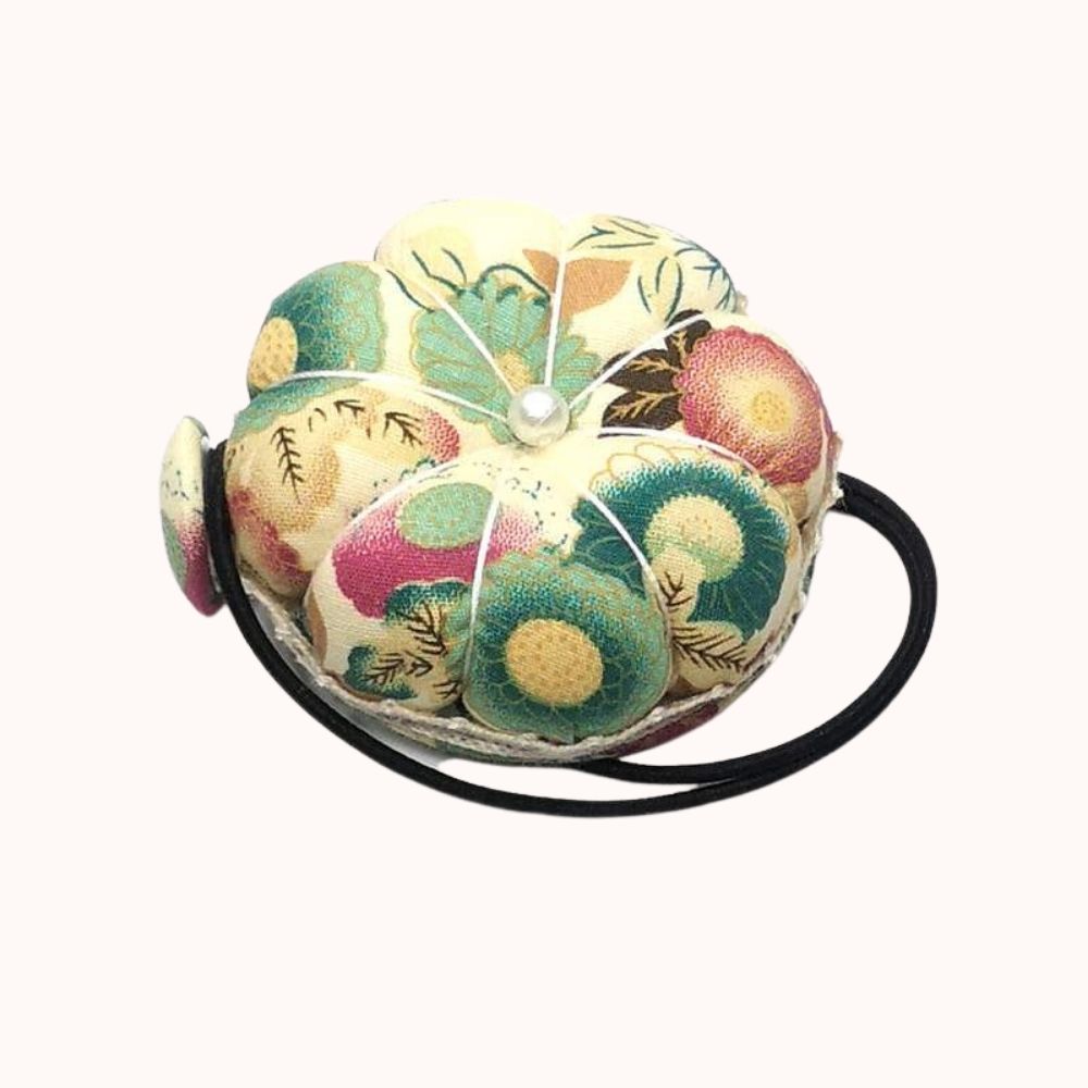 Easnea Lovely Pin Cushion Floral Pumpkin Wrist Pin Cushions with Storage  Case Needle Pincushions for Sewing Quilting Pins Holder (Flowers) - Pink